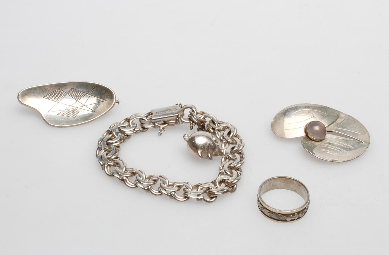 SILVERSMYCKEN, vikt ca 67 gr.