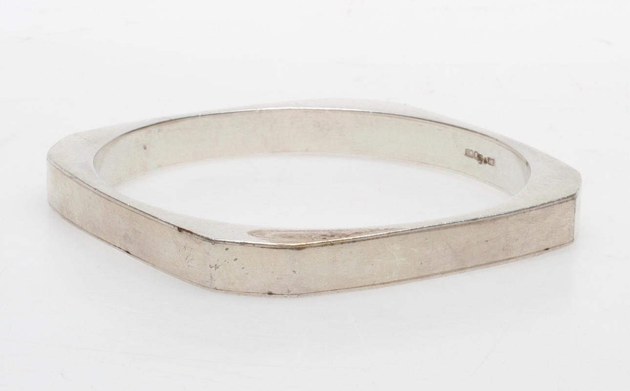 ARMRING, silver, vikt ca 35,9 gr.
