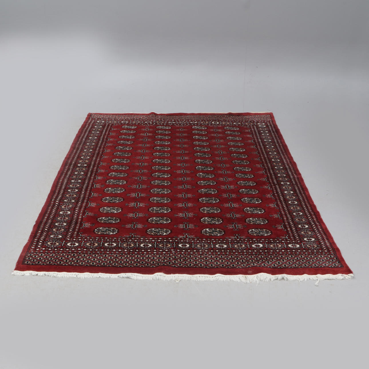 MATTA, Pakistan, röd, 172 x 230 cm, 1900-tal. Mattor & Textil - Mattor ...