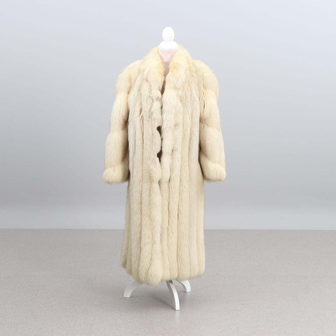 SAGAFOX, A FUR COAT, Fox fur.