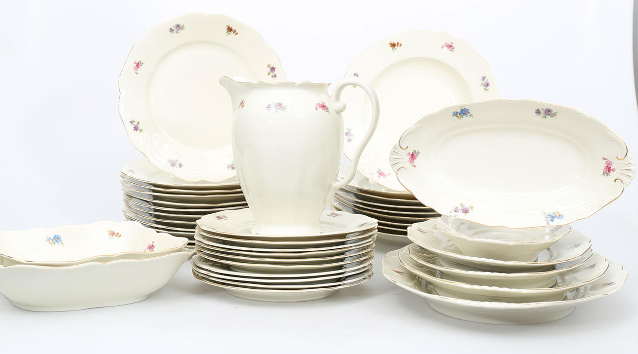 MATSERVIS, porslin, 38 delar, Haas&Czjzek.