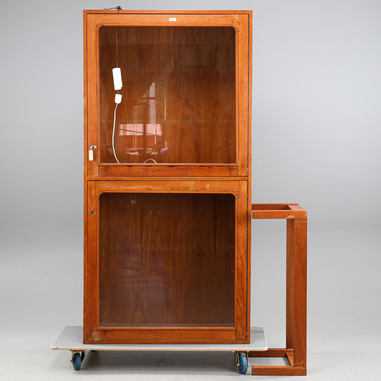 Vitrineskab, teak, 20. århundrede.