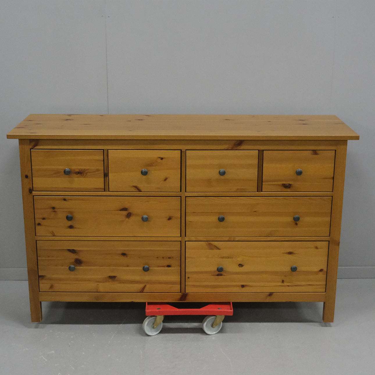 APARADOR, HEMNES, IKEA.