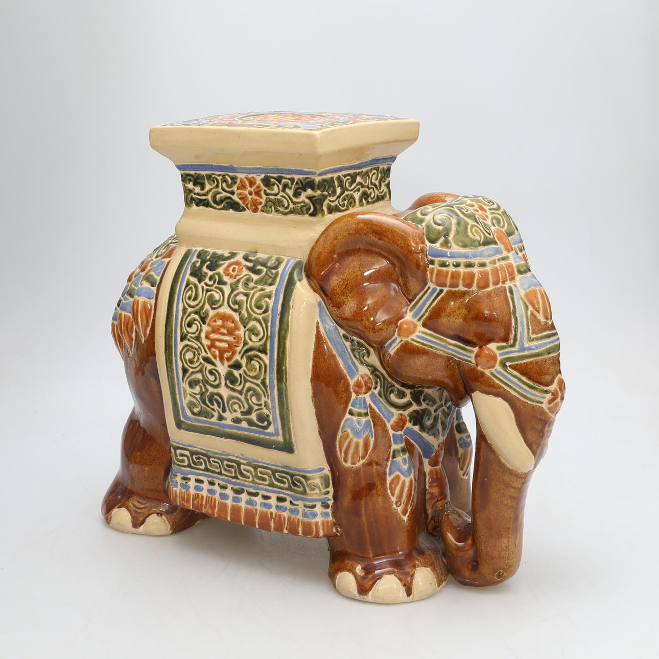 JALUSTA, norsu, keraaminen.