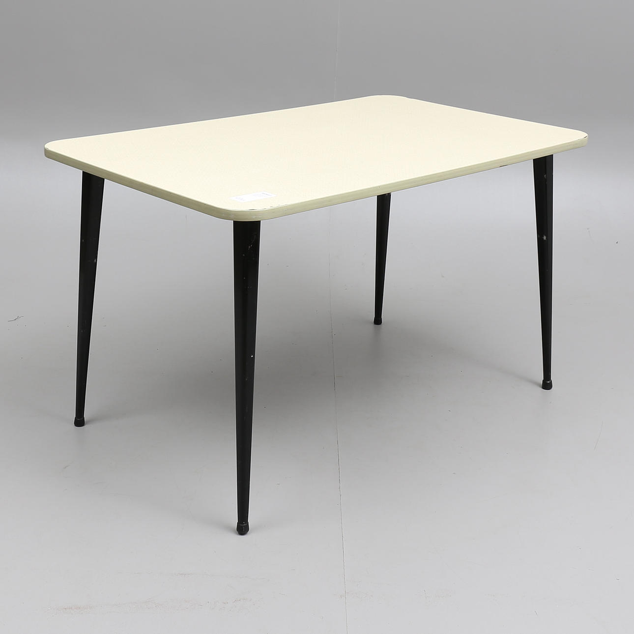 MATBORD, med perstorpsskiva och metallben, 1950-tal.