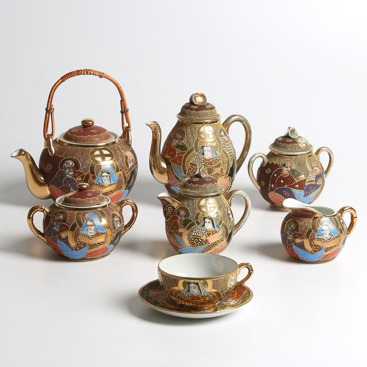 TESERVIS, 30 delar, porslin, Satsuma, Japan, 1900-talets första hälft.