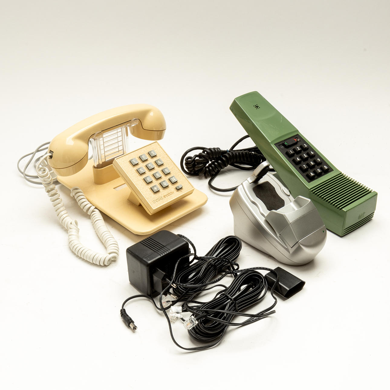 SNABBTELEFON, LME, BORDSTELEFON, Doro, Shadow samt Inter Line Docker.