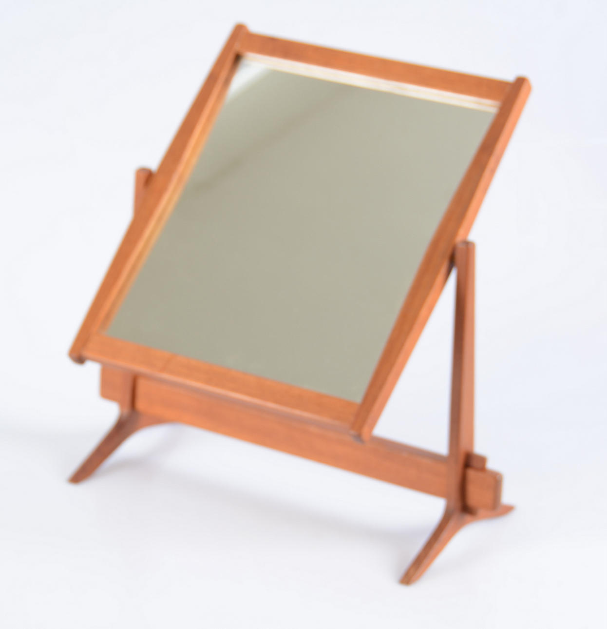 BORDSSPEGEL, teak, 1900-talets andra hälft.