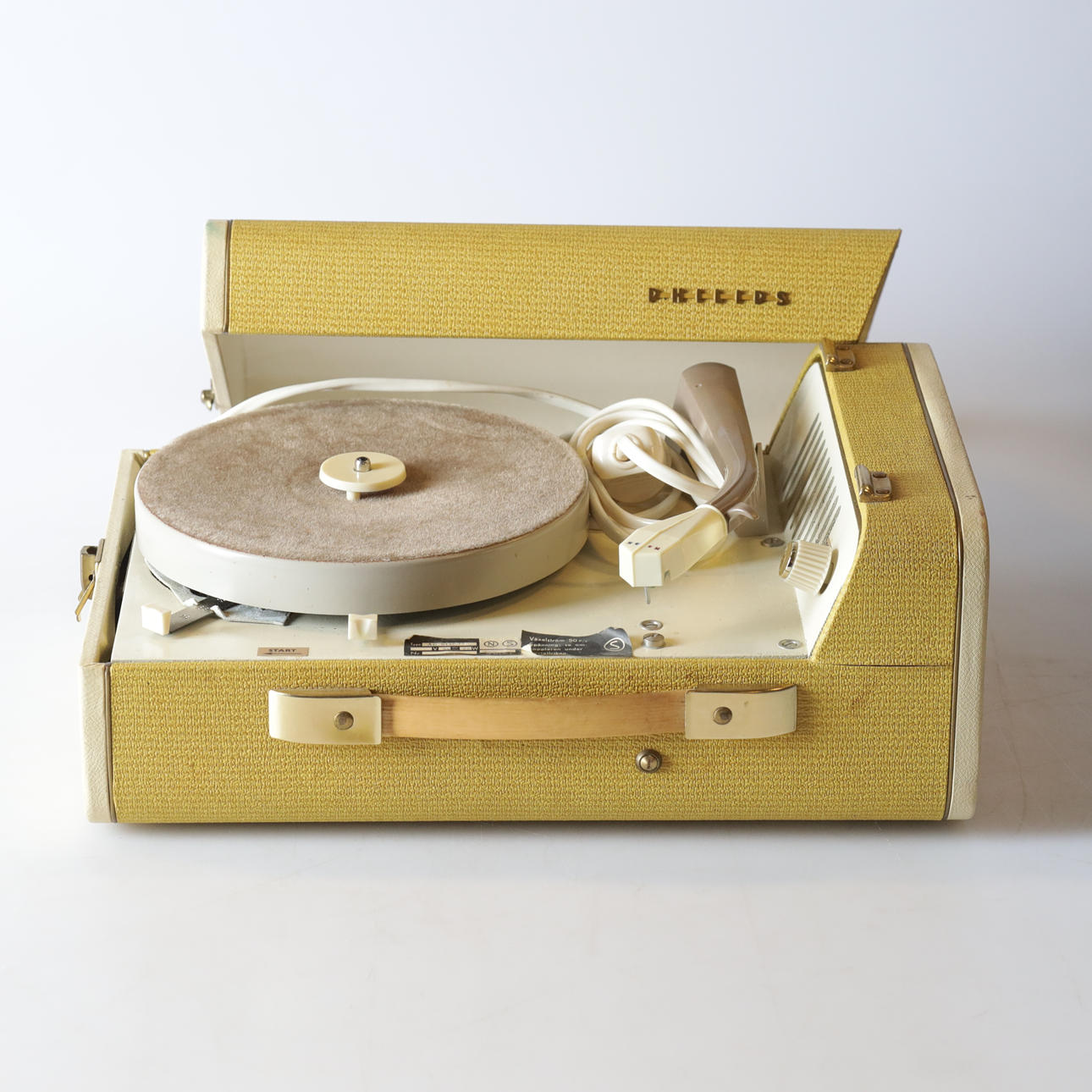 Ein alter Philips Plattenspieler, 20. Jahrhundert.