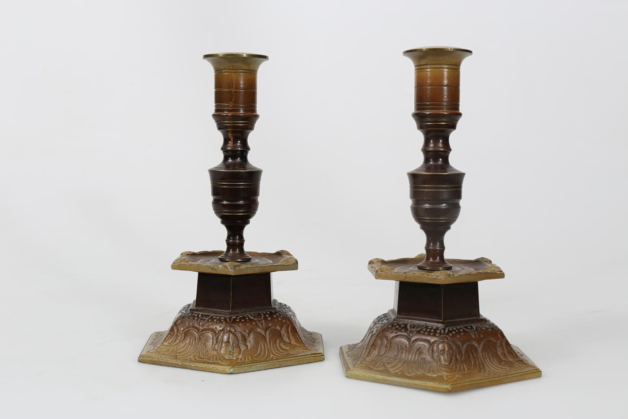 LJUSSTAKAR, brons, barockstil, 2 stycken, Ystad Metall, 1900-tal.