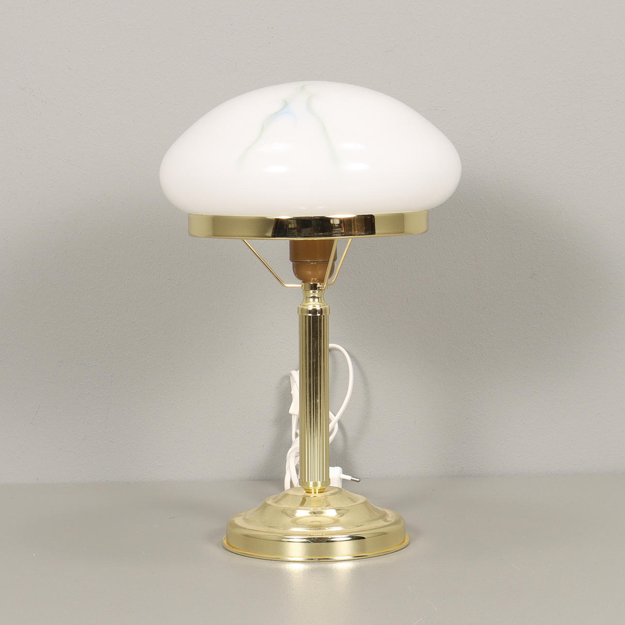 STRINDBERGSLAMPA Aneta, Messingfuß.