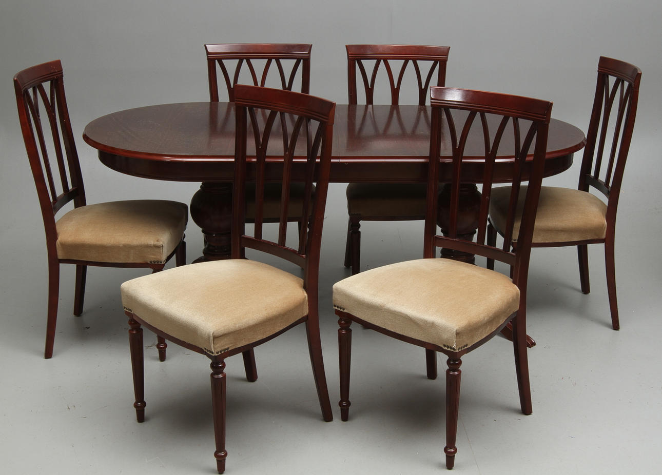 MATSALSGRUPP, 7 delar, engelsk stil, 1900-talets andra hälft.