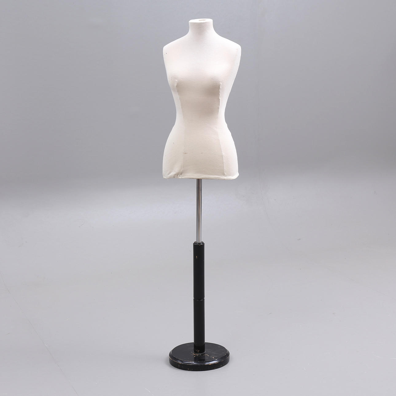 MANIQUÍ, medio cuerpo.