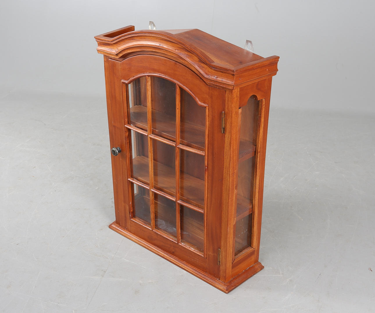 VÄGGSKÅP, 1900-tal.