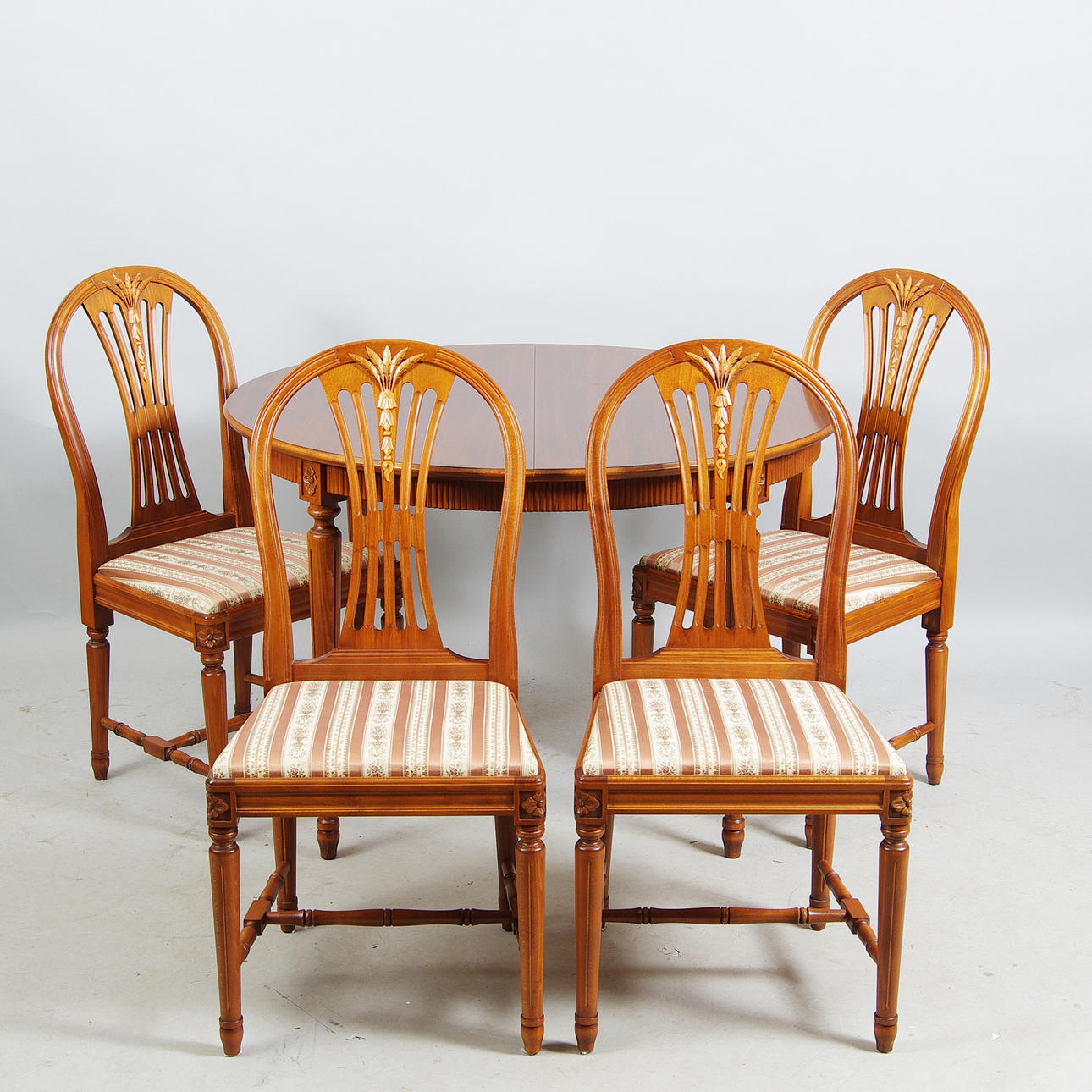 MATSALSGRUPP, "Axet", mahogny, gustaviansk stil.