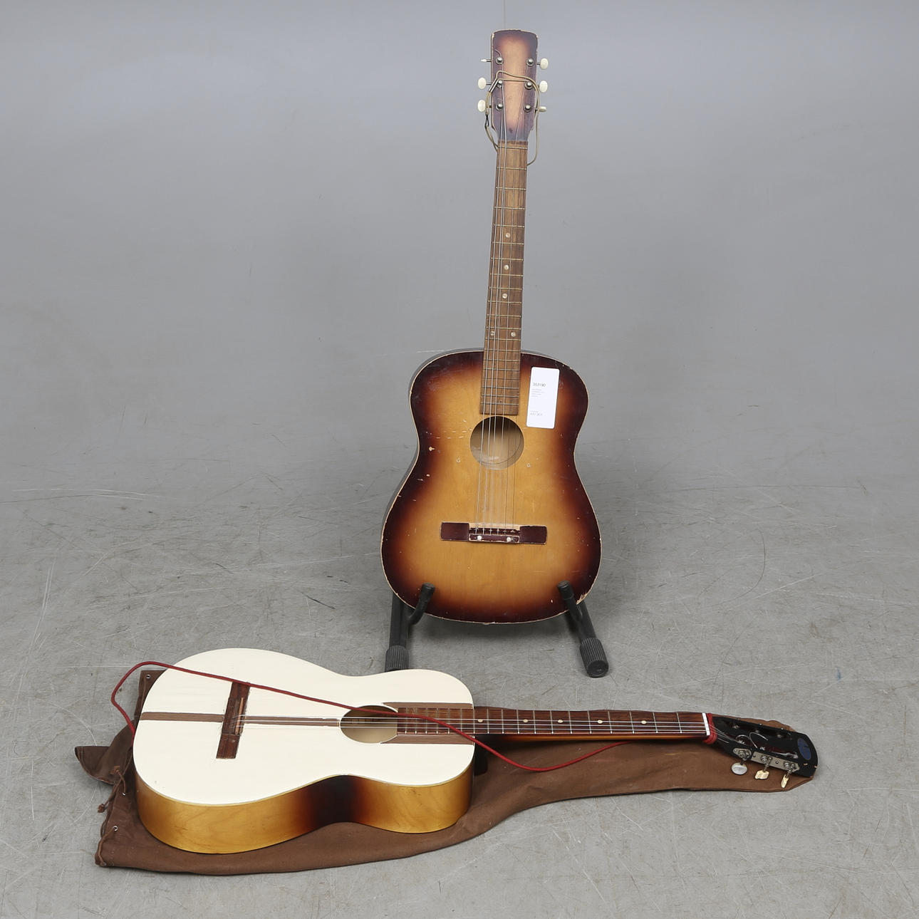 AKUSTISKA GITARRER, 2 st bland annat Landola.