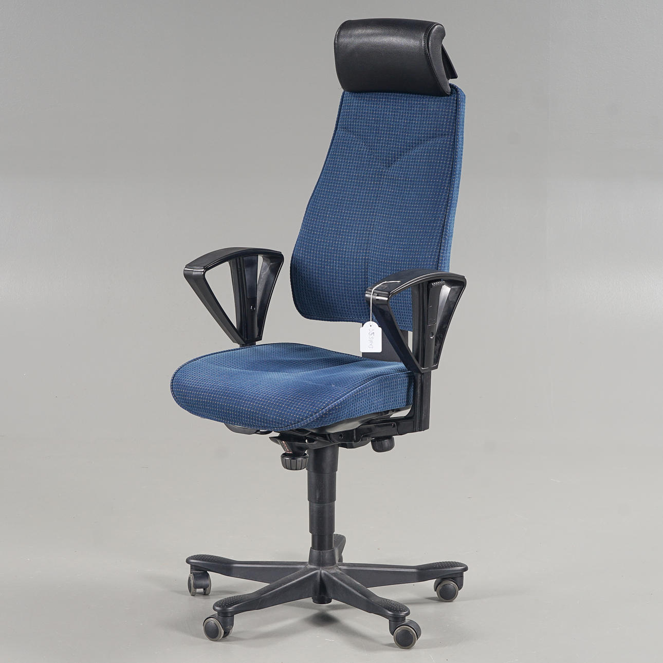 DESK CHAIR Kinnarps 8000.