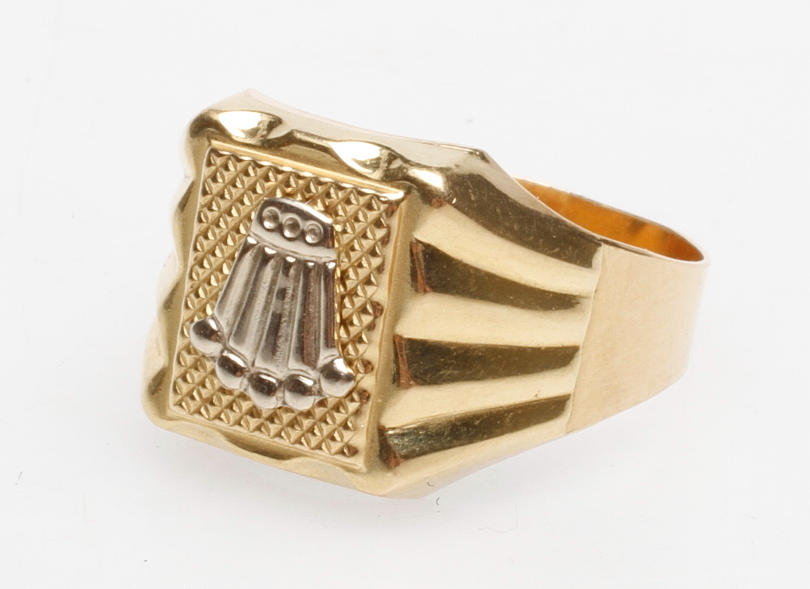 KLACKRING, 18k guld, vikt ca 5,8 gr.