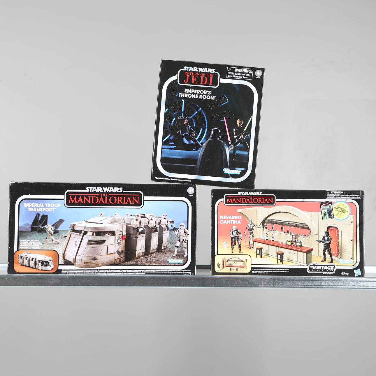 STAR WARS - 'THE MANDALORIAN' & 'EMPEROR'S THRONE ROOM'.