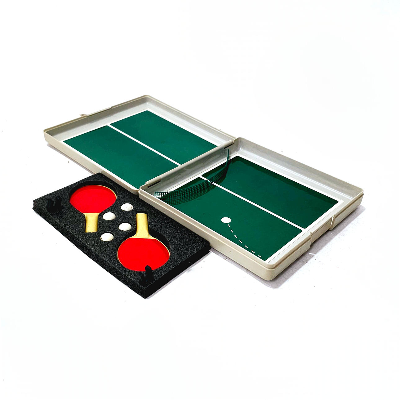 TABLE TENNIS TABLE GAME FROM THE 60'S.