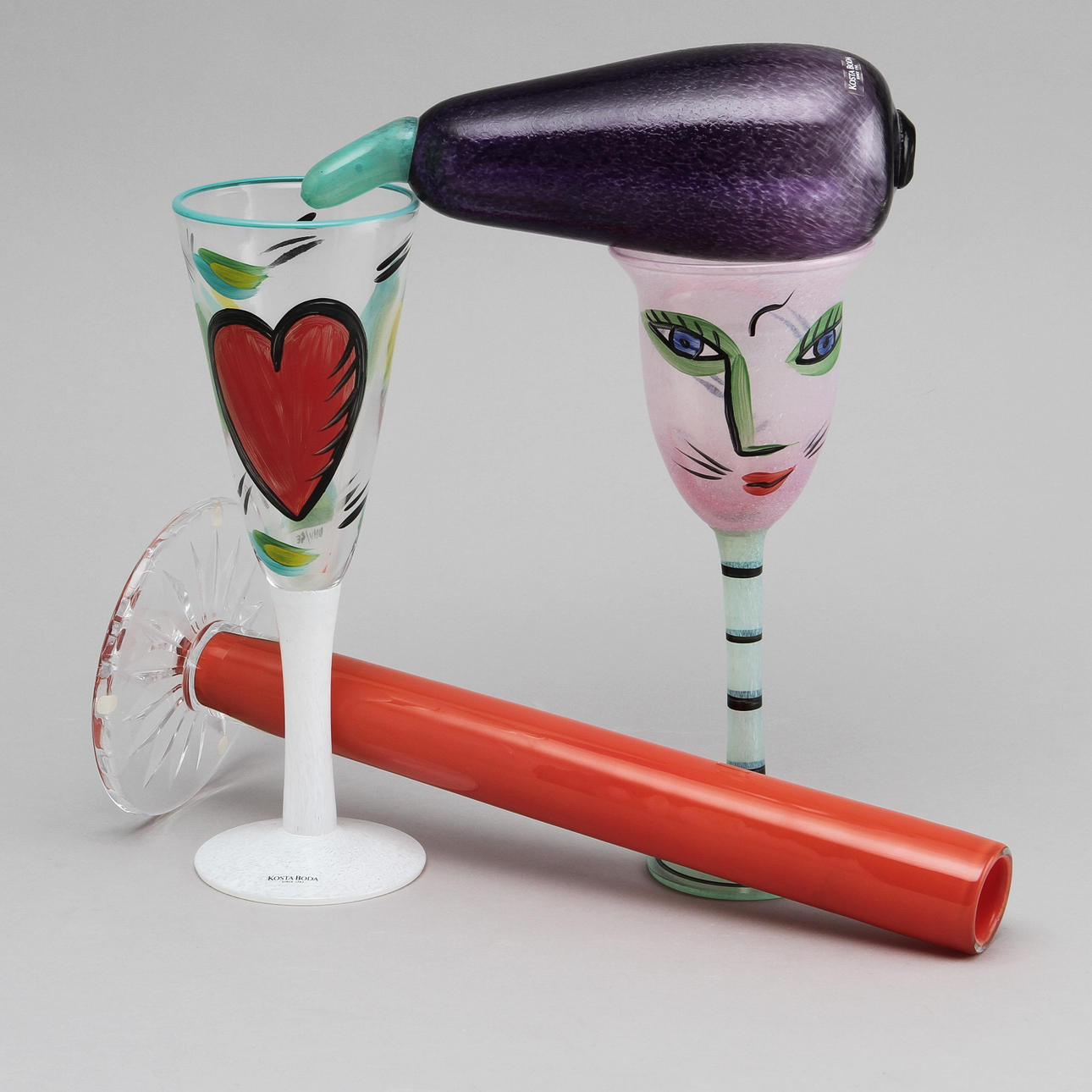 GLASFÖREMÅL, 4 st, Ulrica Hydman Vallien, Gunnel Sahlin samt Anne Nilsson, Kosta och Orrefors.