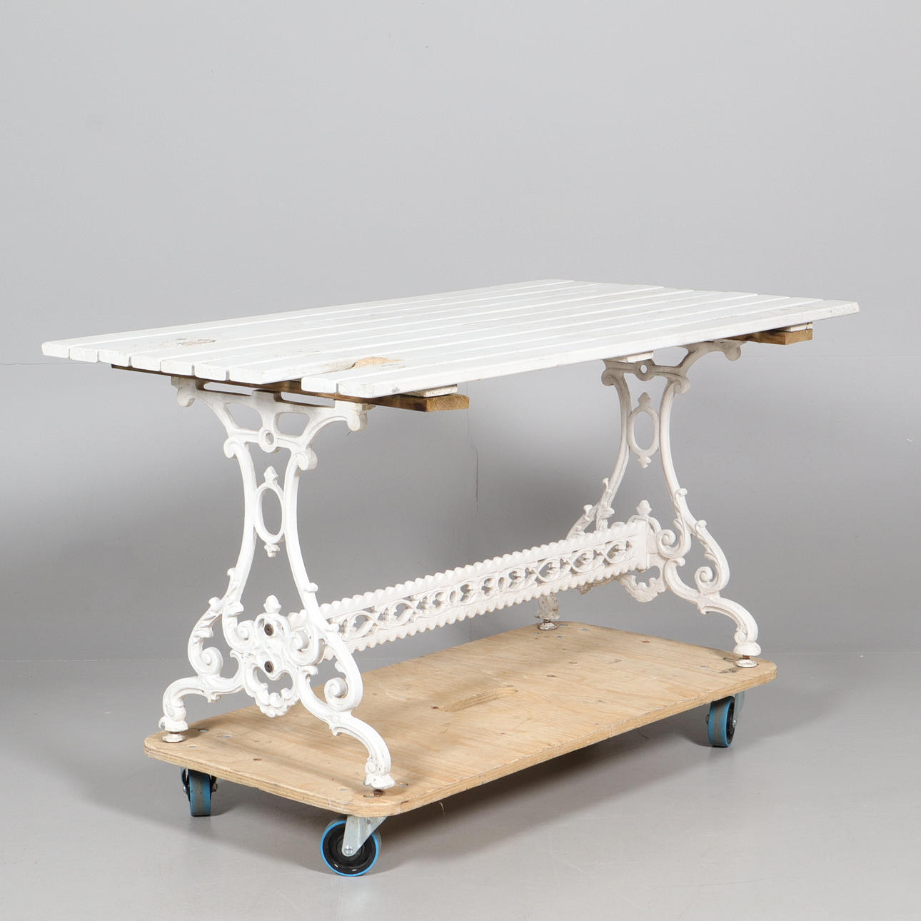 HAVEBORD, metal og træ.