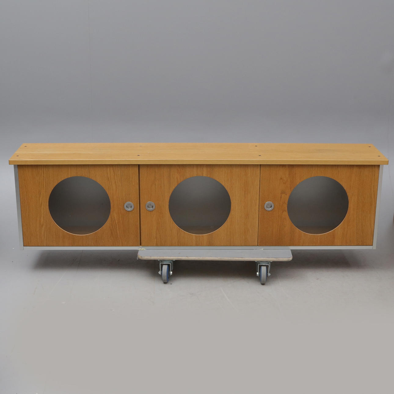 Eine Vitrine, Ikea, Admiral.