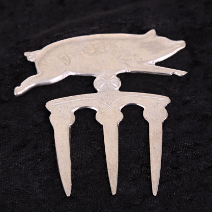 SKINKGAFFEL, tenn, 1900-talets andra hälft.