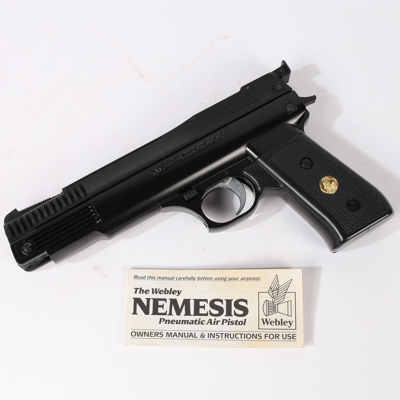 PISTOLA DE AIRE COMPRIMIDO WEBLEY NEMESIS.