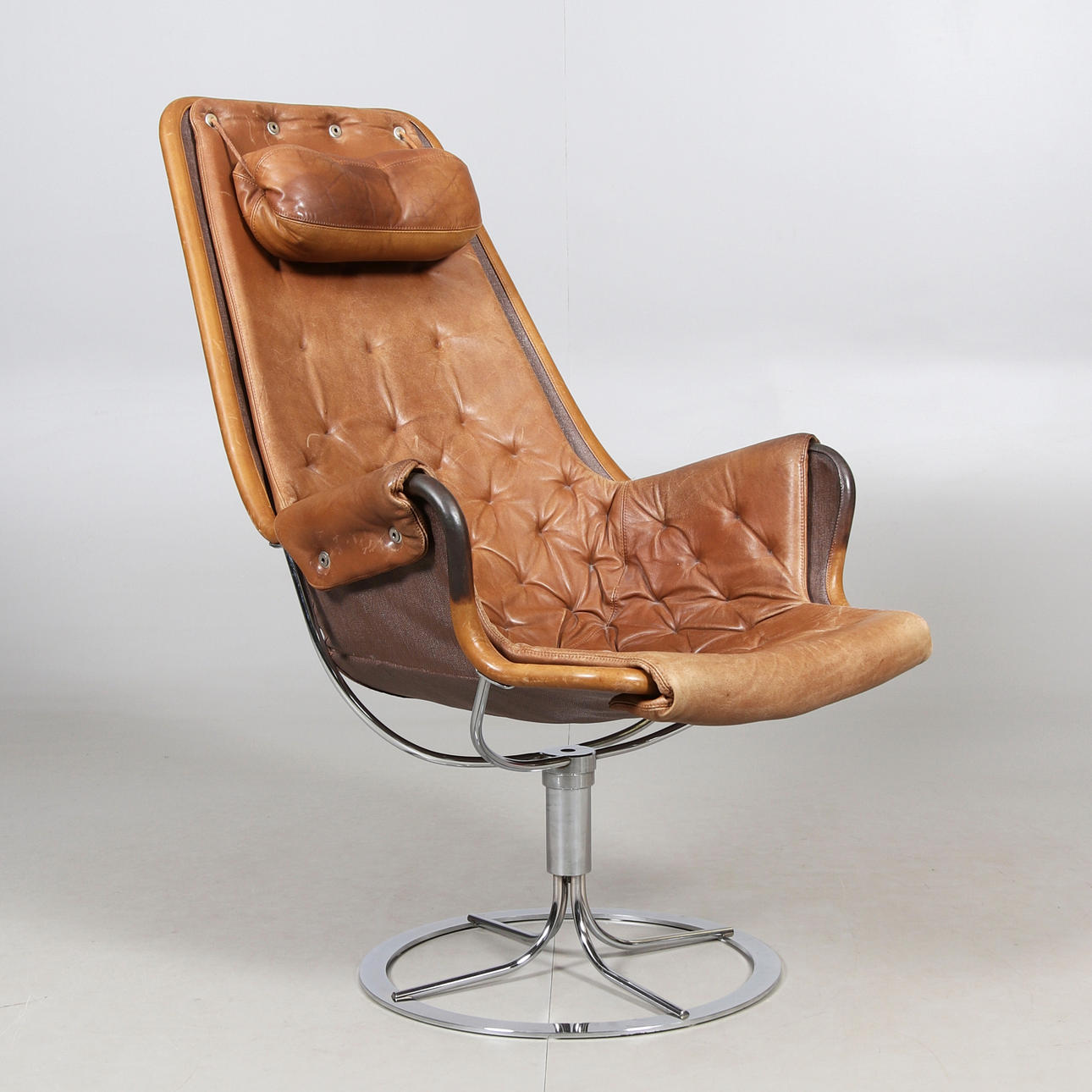 BRUNO MATHSSON. Fåtölj, skinn, Jetson.