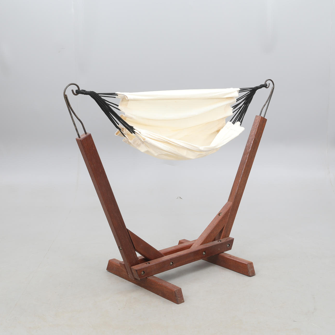 HÄNGSTOL med ställning, teak.