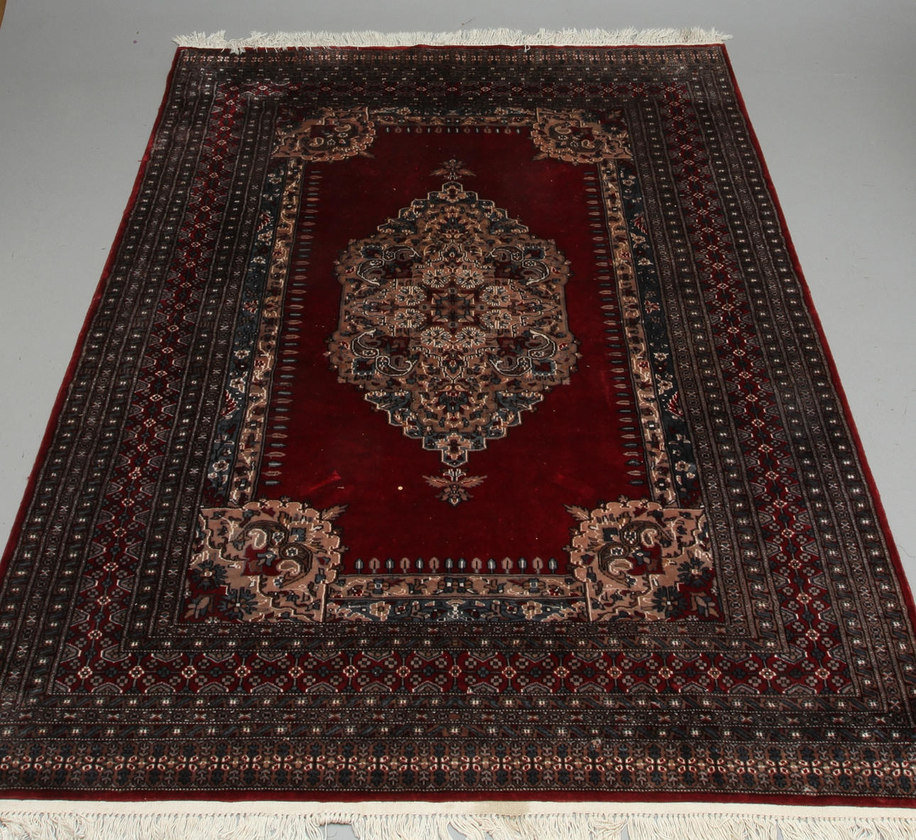 MATTA, orientalisk, ca 256 x 188 cm.