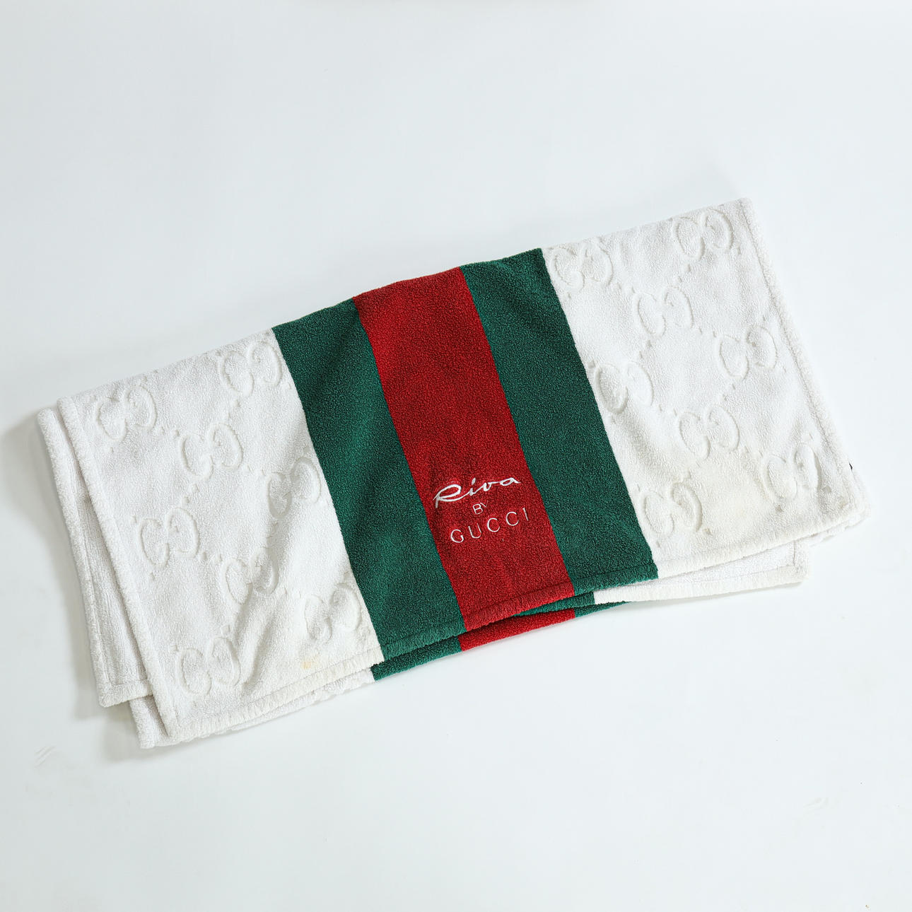 GUCCI, Bath towels.