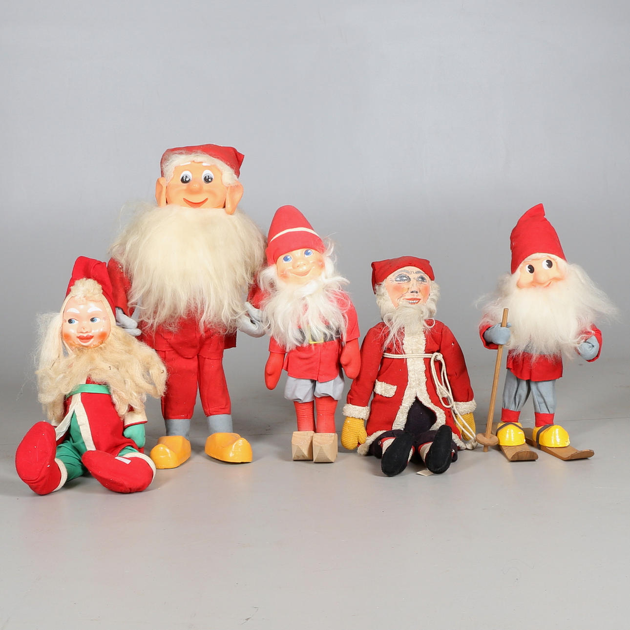 TOMTAR, 5 st, Textil/Plast, 1900-tal.