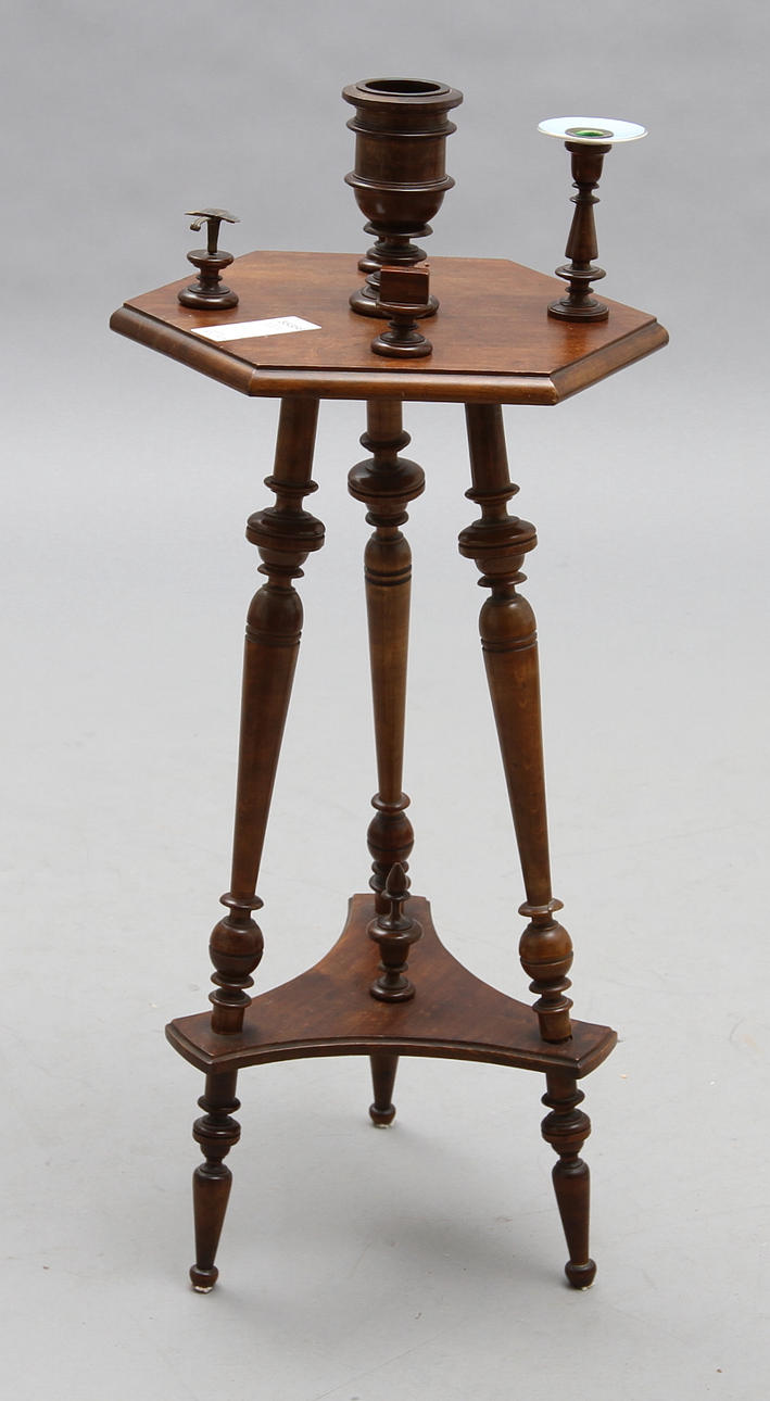 RÖKBORD, omkring 1900.