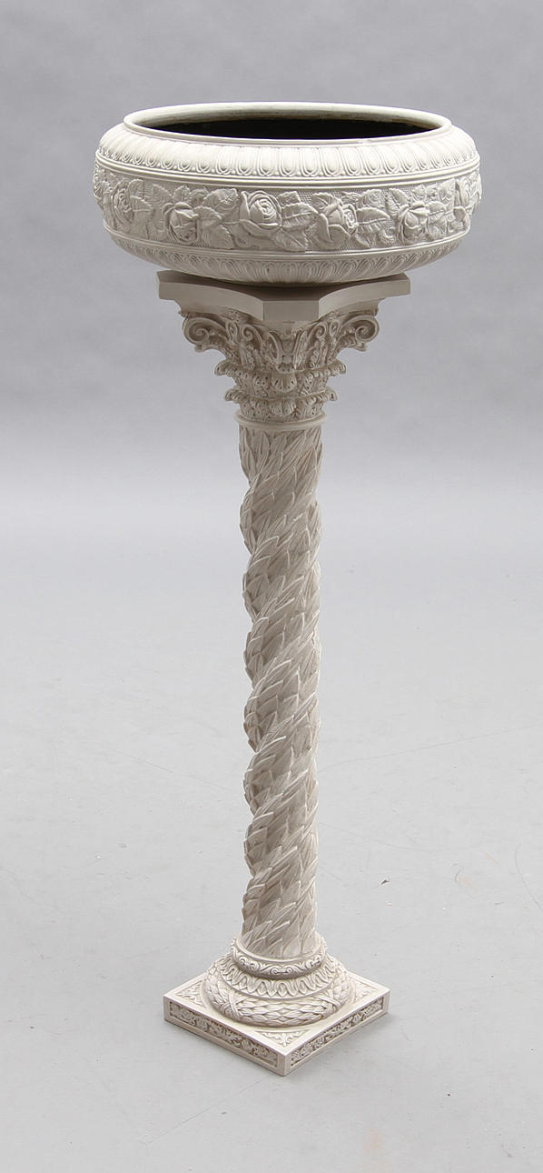 PIEDESTAL MED URNA, 1900-talets början.