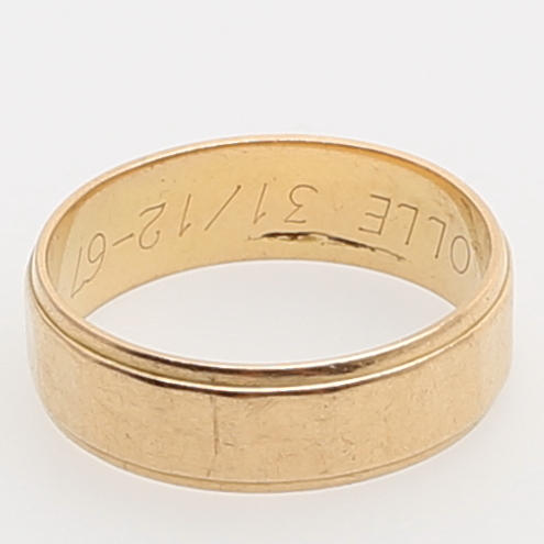 RING, 18K gulguld, vikt 4,5 gram.