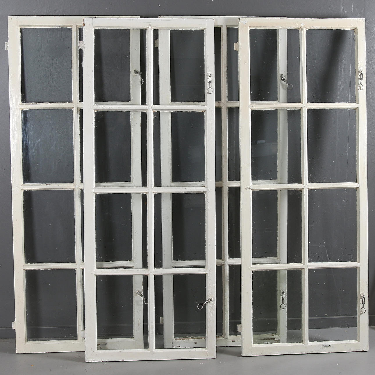 FÖNSTER 4 st, spröjsade, munblåst glas, proviniens Sparreholms slott, 1700-tal.