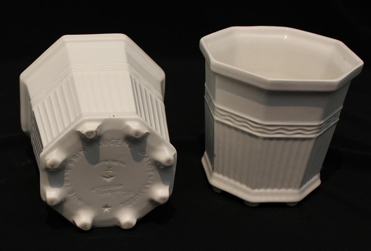 PRINS EUGEN. Ytterfoder (2). "Prins Eugens Waldemarsudde". Gustafsberg.