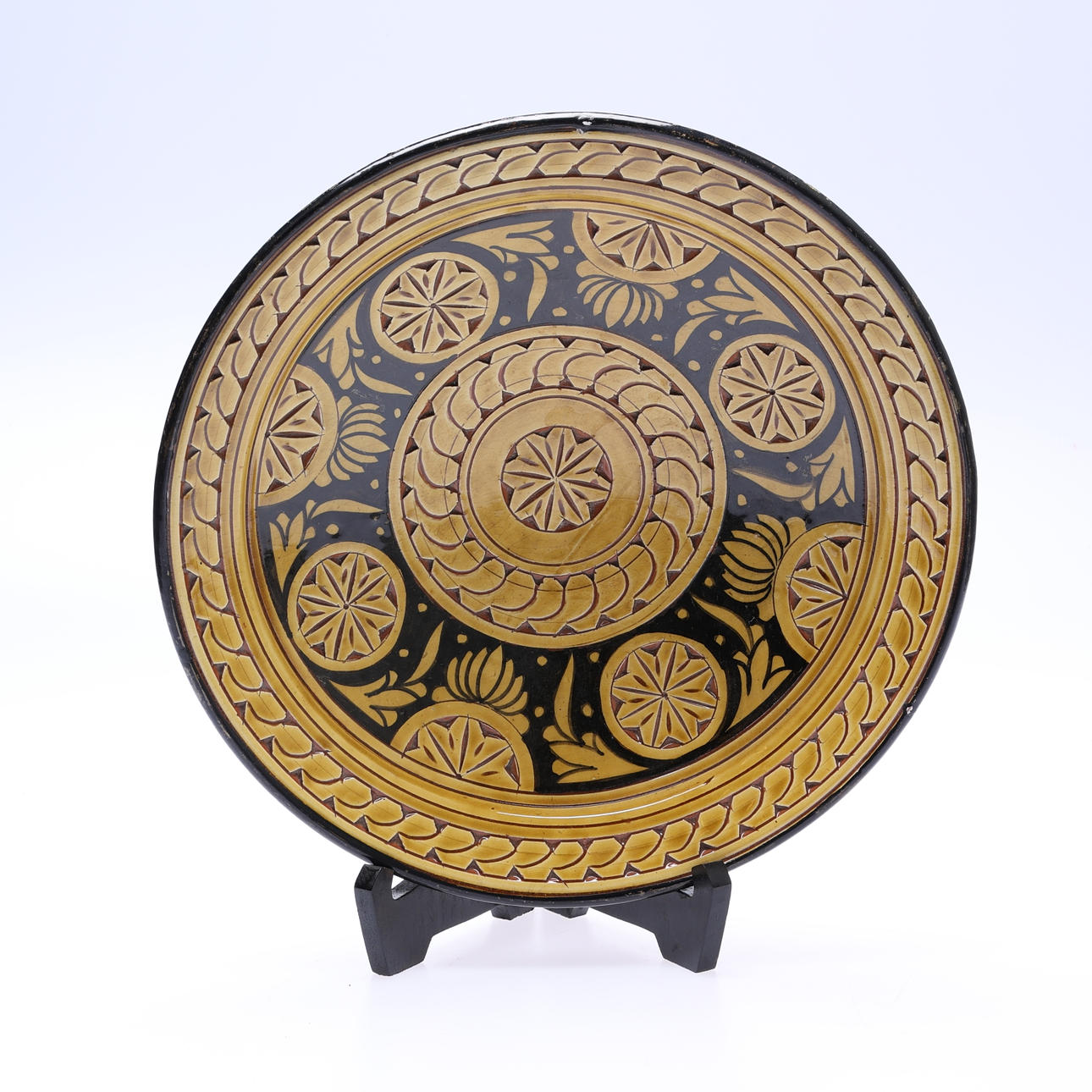 EINE KERAMIKSCHALE, Marokko, signiert.