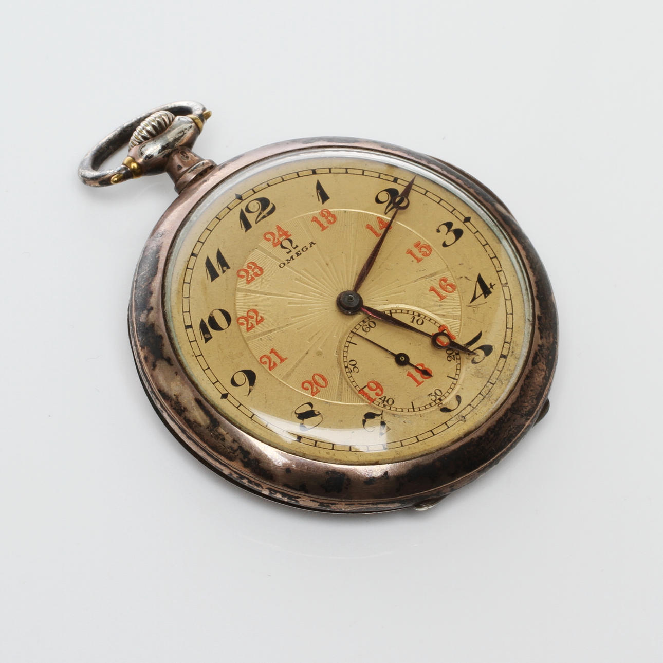 FICKUR, Omega, boett av silver.