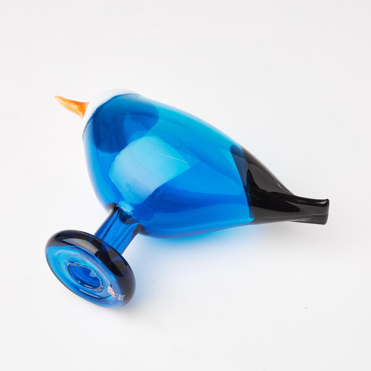OIVA TOIKKA. Bird, “Blue magpie”, glass, signed Nuutajärvi, label