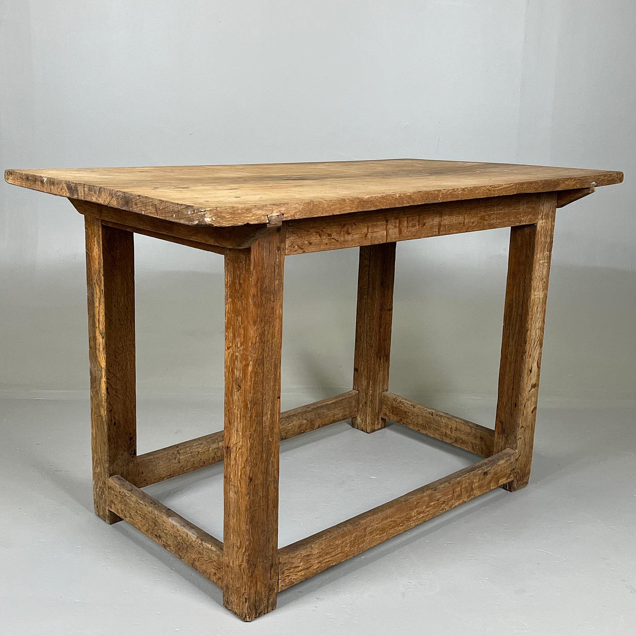 An almoge table, 19th century.