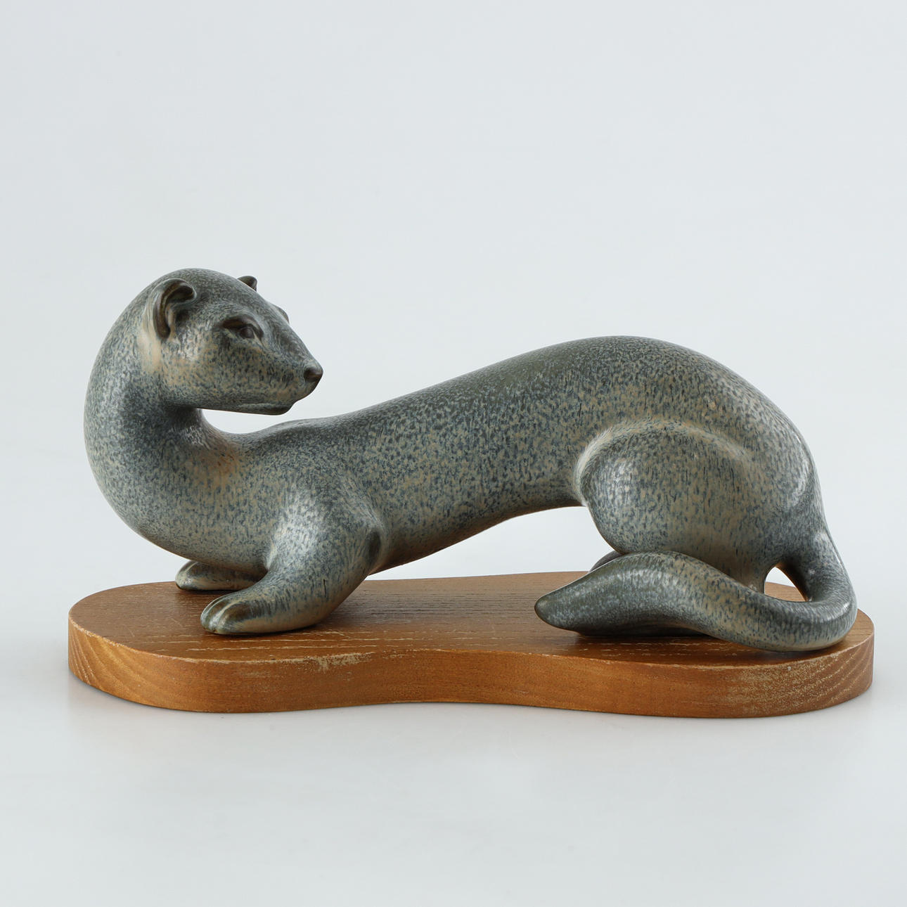 GUNNAR NYLUND. FIGUR, keramik, Ermelin, Rörstrand.