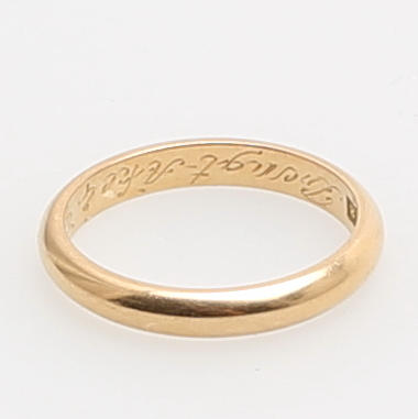 RING, gulguld, 18K, vikt 3,7 gram.