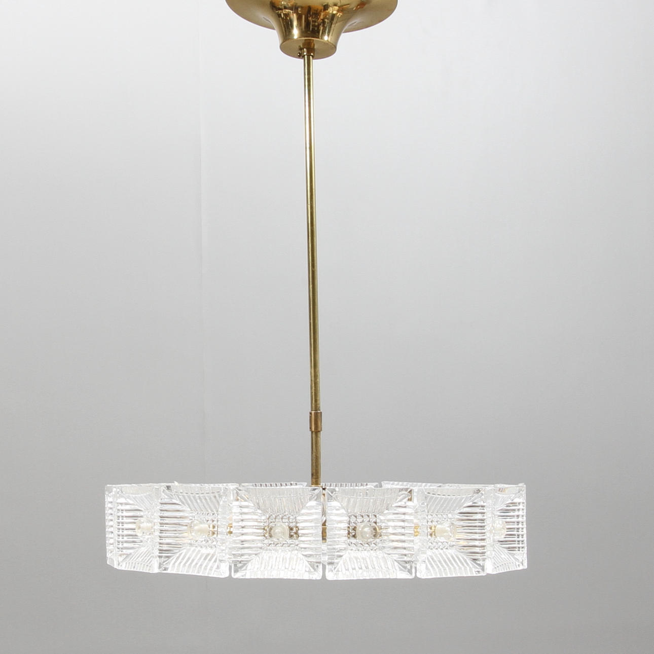 TAKLAMPA, glas och metall, plafondmodell, Carl Fagerlund, Orrefors, 1900-talets andra hälft.