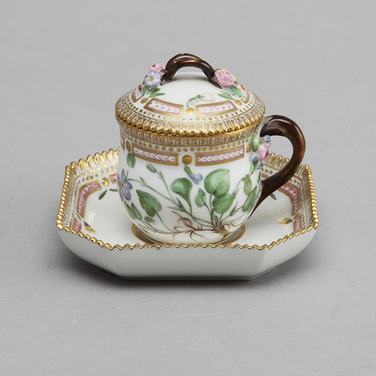 CREMEKOPP, porslin, Flora Danica, Royal Copenhagen.