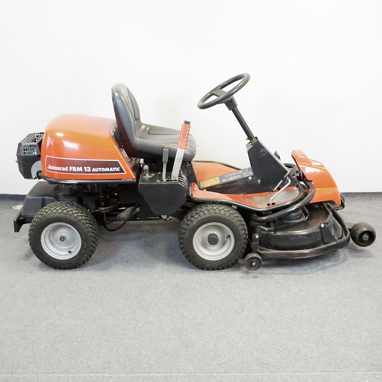 AUFSITZRASENMÄHER, Jonsered FRM 13 A.