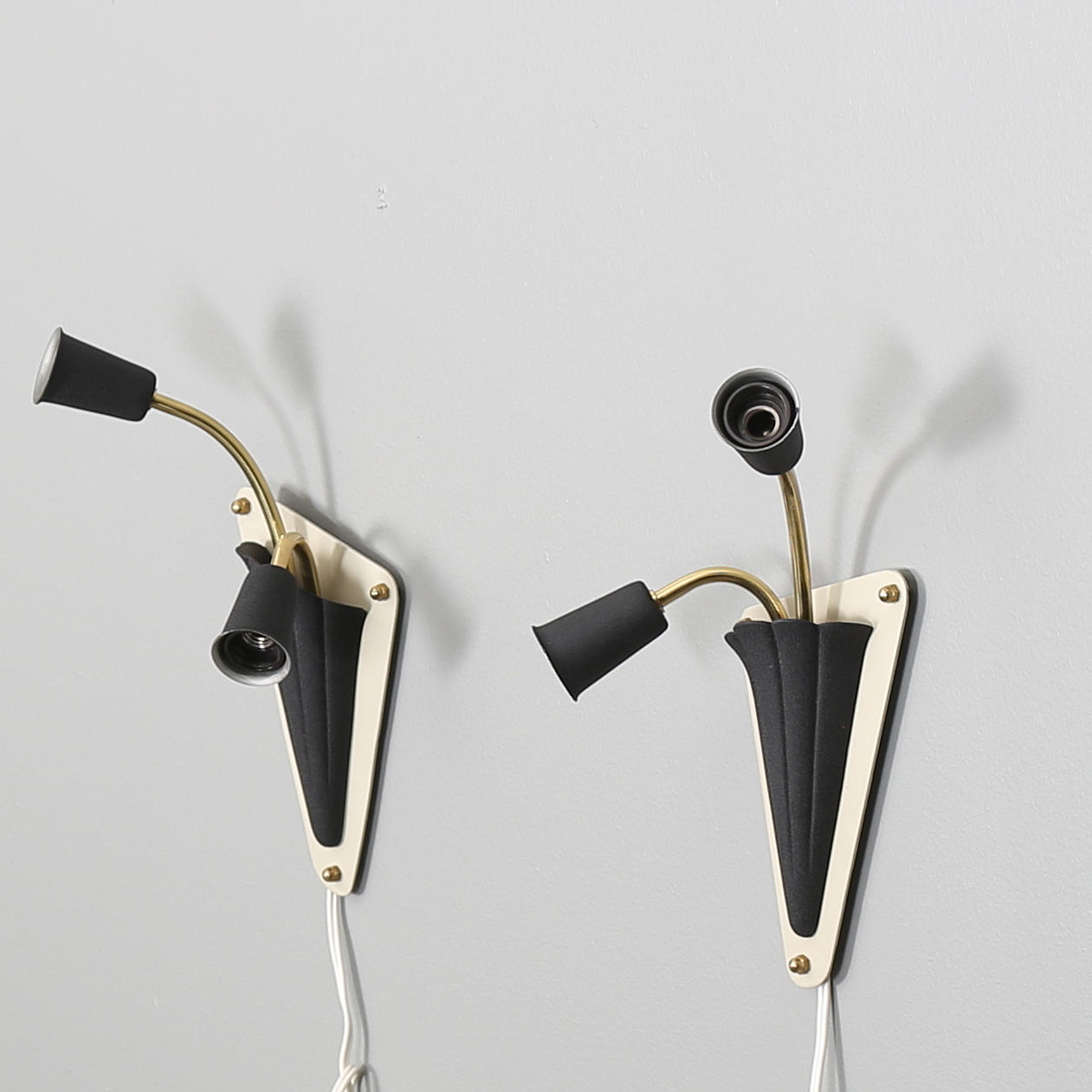 VÄGGLAMPETTER, ett par, 1950-tal.