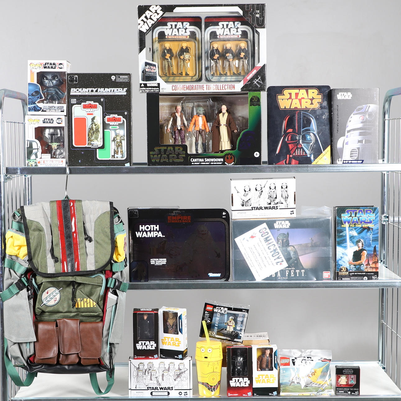 STAR WARS - OLIKA BOXADE SAMLAROBJEKT INKLUSIVE R2-D2 DROID.